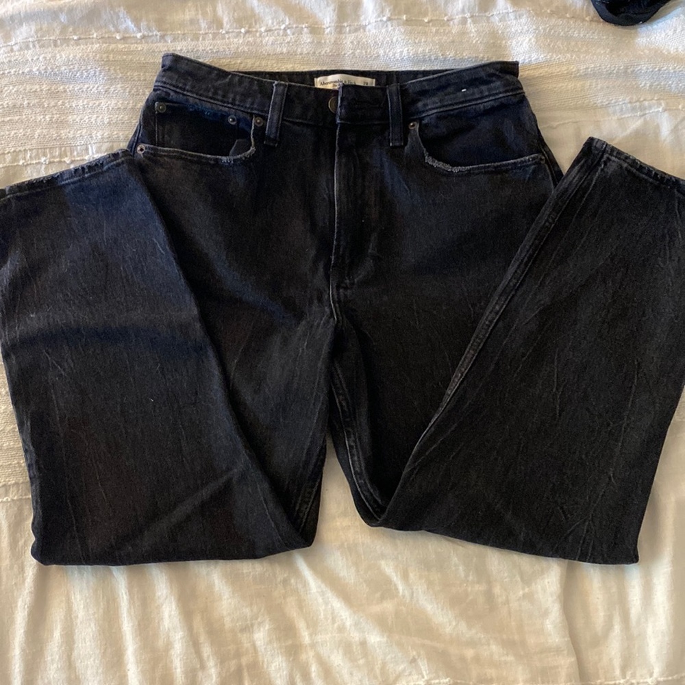 Abercrombie & Fitch Black Curve Love The Mom High Rise Size 28/6 Short